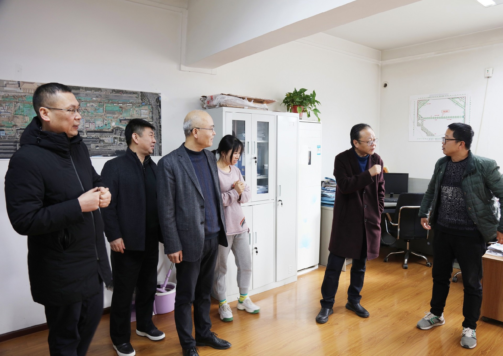攜力”犇“向新征程，相互鼓勁干為先